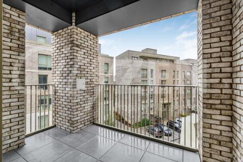 Monterrey House, 3 Everdene Path, London photo 4