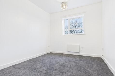 CAM03729G0-PR0176-STILL002