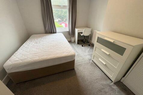 STUDENT FOUR DOUBLE BEDROOM, CHARMINSTER (P02115) photo 3