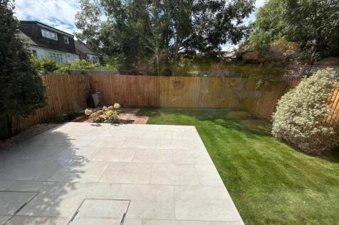 Garden shot.jpeg