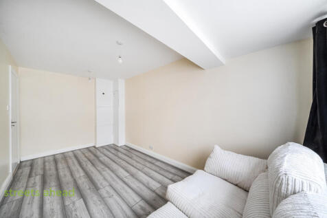 0933e77f-4e4d-447...