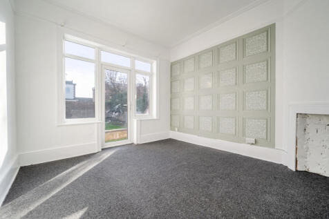 Valencia Road, Worthing, West Sussex, BN11 photo 4