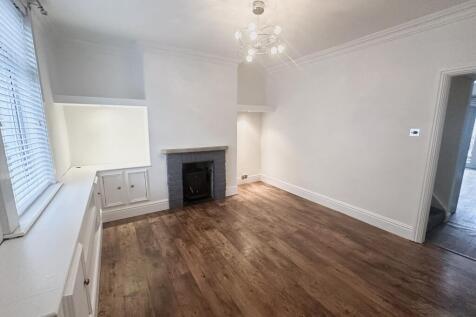 Field Road, Sale, Trafford photo 4