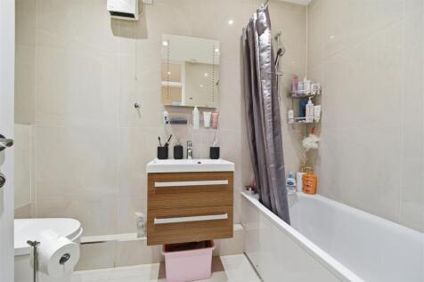 19 Kipling Bathroom.jpg