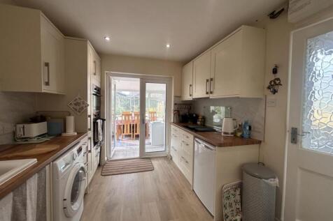 kitchen 1.jpg