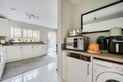 a3dd8ed8-b182-415...