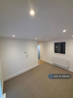 Chapeltown, Sheffield, S35 photo 4