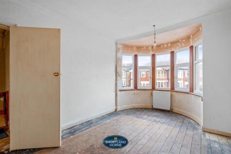 72 Eversleigh Road (9 of 27).jpg