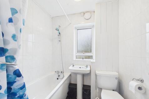 Gordon Road, Corringham, SS17 photo 4