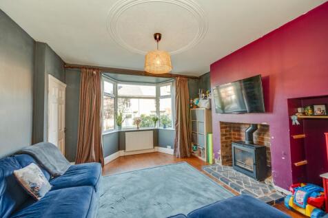 KITCHEN, DINER AND LIVING ROOM