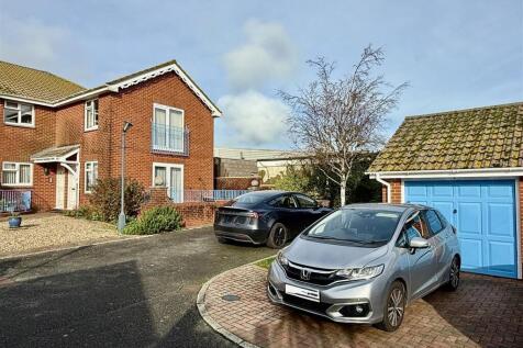 Parking Space To Front.JPG