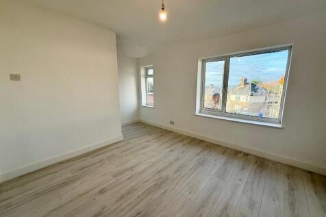 Lombardy Grove, Meir, ST3 photo 5