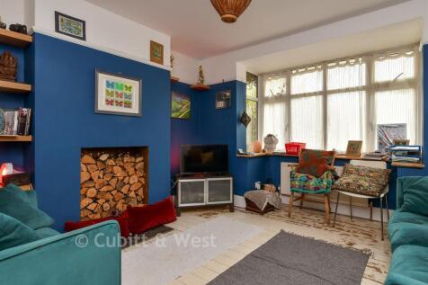 Sitting Room/ Bedroom 4