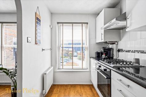 Millacres, Ware - Email your enquiry photo 2
