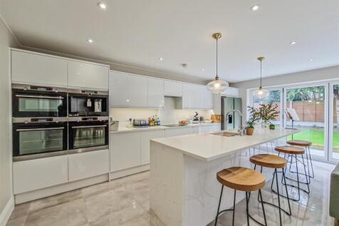 kitchen-breakfast area