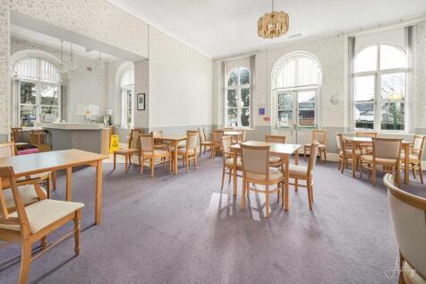 Lounge &amp; Dining Area