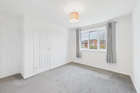 CAM02119G0-PR0502-STILL009