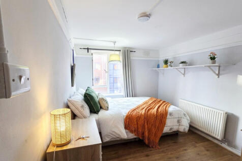 Double Furnished Room with Balcony