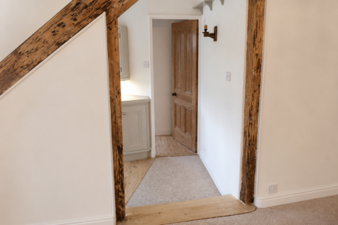 Flat 1, The Cross, Lymm, Cheshire, WA13 photo 4
