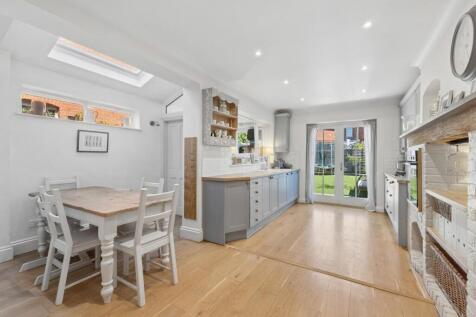 Dining/Kitchen