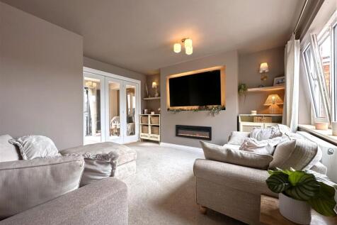 Generous Living Room 682