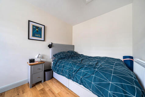 1373635-22-690b6a...