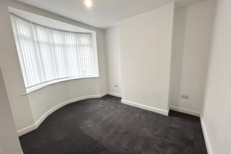 Highfield Road, Barrow-In-Furness, LA14 photo 4