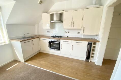 Jumpers Road, Christchurch, Dorset, BH23 photo 3