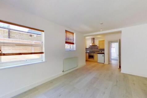 Kingston-Road-Raynes-Park-SW20-06082020_175707.jpg