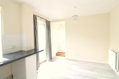Acer Way, Havant, Hampshire, PO9 photo 4