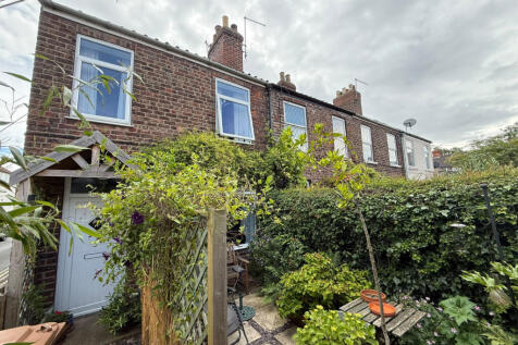 2 Bedroom End Terrace House - For Sale