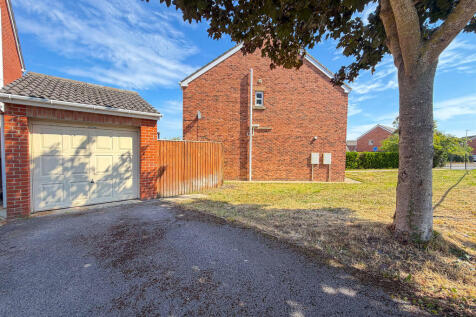 Garage&amp; Driveway