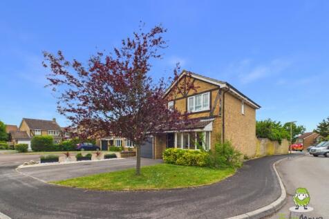 EweMove Estate Agents Basingstoke - Corinthian Clo