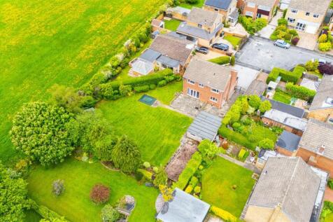 15, Morwick Grove, Scholes, Leeds, LS15 4DS