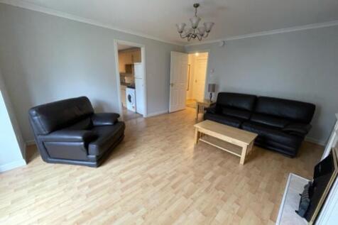 LoungeToHallwayFromSideOn