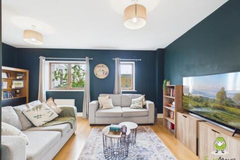 EweMove Estate Agents Basingstoke -Greenlands Road