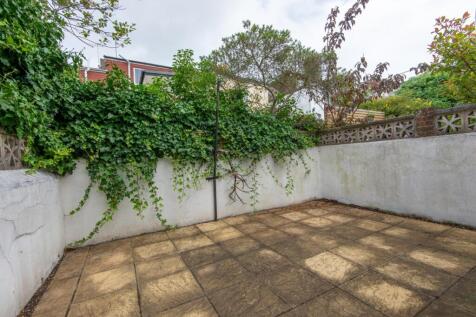 62 Brading Road Outside Area (2)