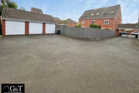 GARAGE / PARKING
