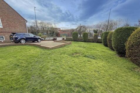 Front Garden a2.jpg
