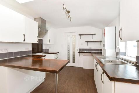 Kitchen/ Living Room