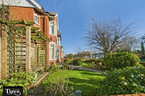 CAM02176G0-PR0757...