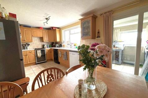 Dinign Room -  Kitchen.jpg