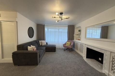 Beech Tree Close, Stanmore photo 5