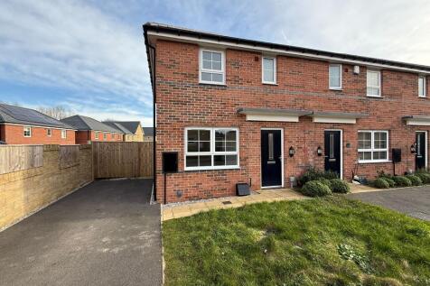 Three bedroom, end-terrace house