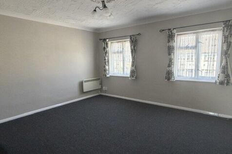 Callan Grove, South Ockendon photo 3