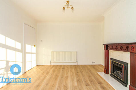 Sandringham Drive, Bramcote photo 4