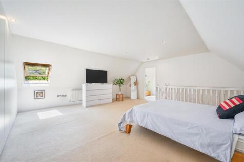 BYWOOD CLOSE, 4- (17).jpg