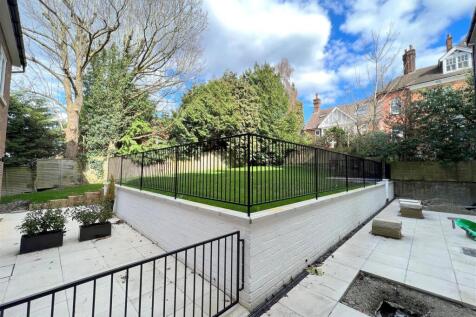 Garden 2-001.jpg