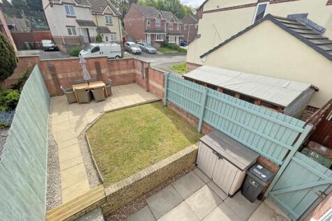 Robins Way 3 - Garden View.jpg