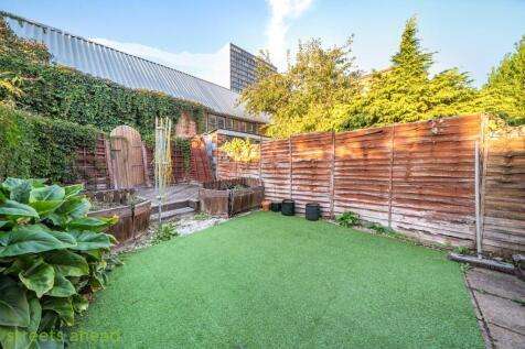 a4d963d4-dabb-4b8...